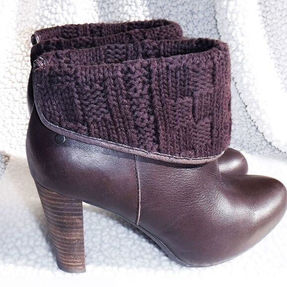 UGG foldover brown leather ankle boots - Picture 1 of 5